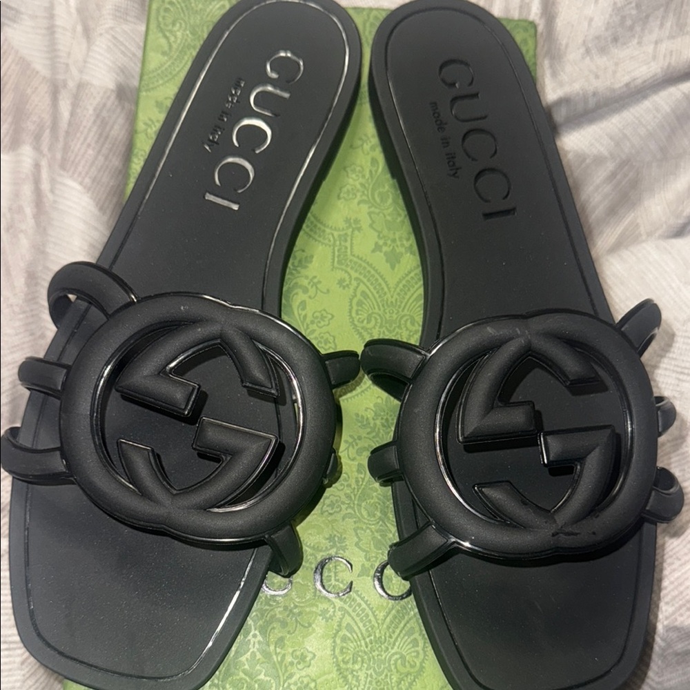 Gucci Palma Rubber Slide Sandals